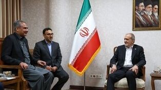 President Pezeshkian receives Pakistani delegation in Tehran