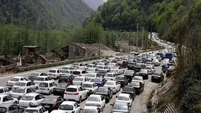 چالوس زیر بار ترافیک؛ باران در جاده‌های شمالی