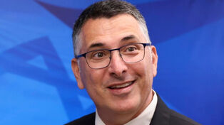 שר החוץ הישראלי מאיים על בריטניה; המתיחות גוברת