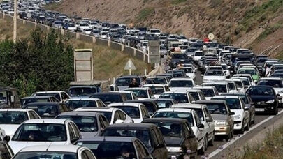 آخرین وضعیت ترافیک جاده های کشور؛ بارش پراکنده و مه‌گرفتگی در محورهای شمالی