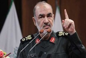 الحرس الثوري للأعداء: لايوجد في قاموسنا الاستسلام والهزيمة.. وصمود شعبنا فرض على الاعداء التراجع