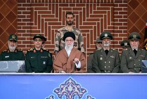 قائد الثورة يوصي العراق ولبنان بمعالجة الشغب الذي تسببه أميركا والكيان الصهيوني
