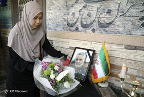 اهالي ماليزيا يكرمون الشهيد سليماني