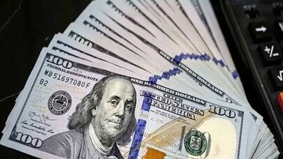 پیش‌ بینی قیمت دلار فردایکشنبه ۵ مهر ۱۴۰۵ / بازار ارز چشم‌انتظار پیام مذاکرات