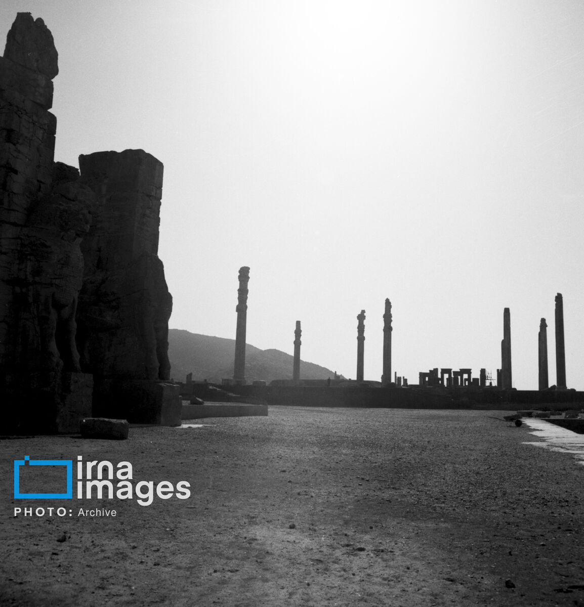 تخت جمشید در دهه 1340 (14)