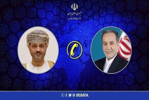 وزیرا الخارجیة الإیرانی والعُمانی یتباحثان هاتفیا بشان التطورات الیمنیة

