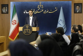 مصونیت نمایندگان شامل جرایم خارج از وظایف نمایندگی نمی‌شود ؛ چرا با توهین به رئیس‌جمهور برخورد نمی‌شود؟