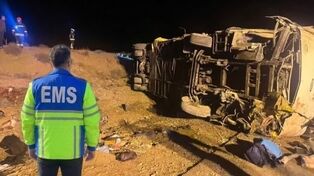 جزئیات واژگونی اتوبوس در جاده نیشابور ـ مشهد؛ 28 مجروح به مراکز درمانی منتقل شدند
