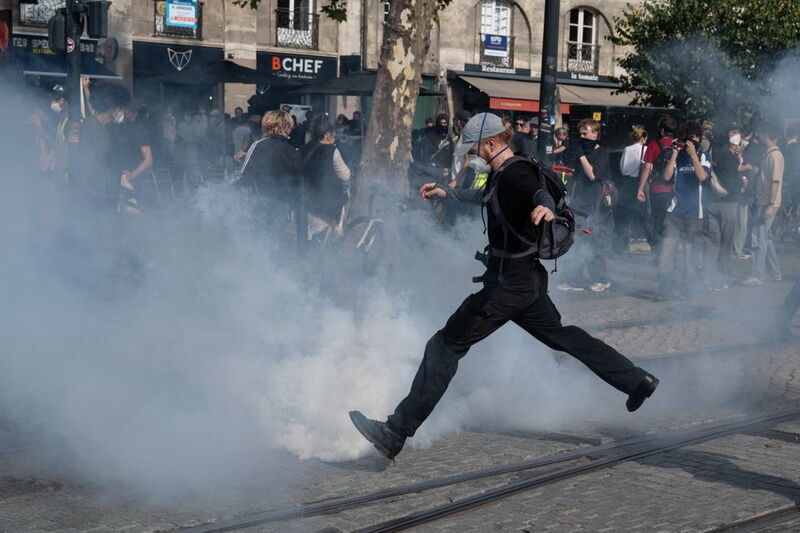 AFP__20261006__D2DQ72B__v1__HighRes__FrancePoliticsEducationDemo-1791293907