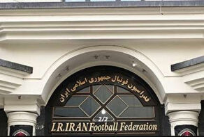 سرمربی تیم ملی فوتبال قطعا ایرانی است