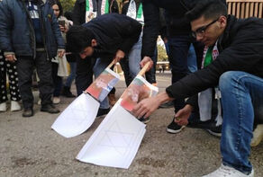 لبنانی‌ها عکس ترامپ و پرچم های آمریکا و اسرائیل را آتش زدند
