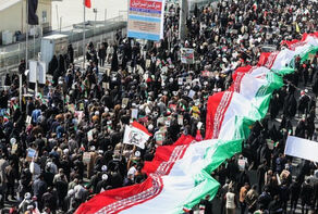 بدء مسيرات الاحتفاء بذكرى انتصار الثورة الاسلامية في ايران