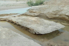 پیداشدن یک دستگاه نفربر زرهی بجای مانده از جنگ تحمیلی در رودخانه گاوی شهر مرزی مهران