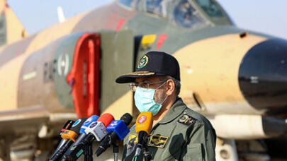 Army Air Force Starts Wargames in Central Iran