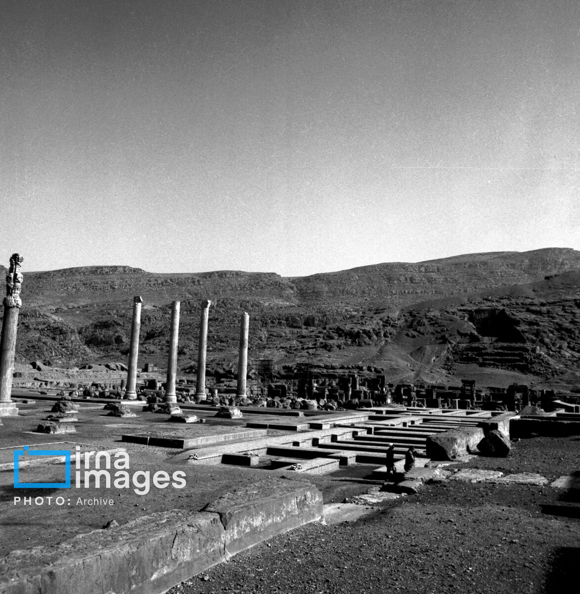 تخت جمشید در دهه 1340 (20)