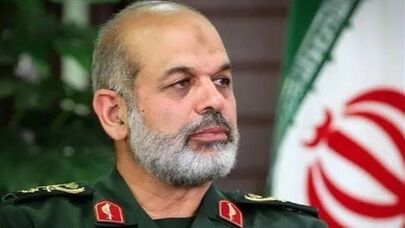 اللواء وحیدی: لا یحق لأی قوة من خارج المنطقة التدخل فی مضیق هرمز

