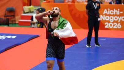 امیرحسین زارع طلای ناگویا را به امام رضا(ع) تقدیم کرد
