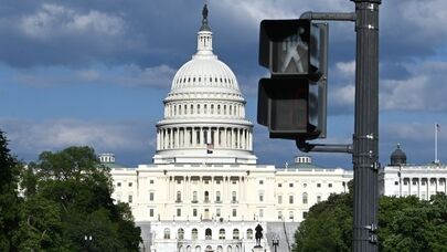 民调：美国共和党支持率与民主党差距拉大