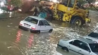سیلاب در سوادکوه؛ خانه ها زیر آب رفتند و یک پل شکست؛ نیروهای امدادی اعزام شدند 
