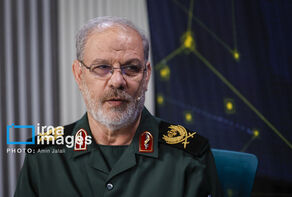 حرس الثورة الإسلامیة: حقیقة مضیق هرمز تُرسم فی السماء والأرض والبحر

