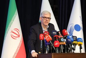 رئیس منظمة الفضاء الإیرانیة: سجلنا عدة أرقام قیاسیة فی صناعة الفضاء

