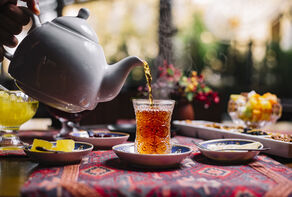 مرز باریک بین خواص و عوارض چای؛ چرا مصرف بیش از حد یا داغ بودن چای خطرناک است؟